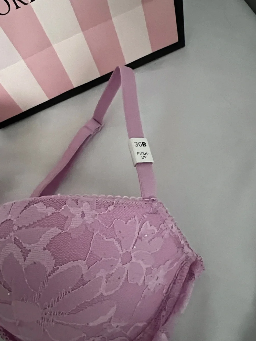 Victoria's Secret Pink Lace Push-Up Bra - Picture 7 of 9